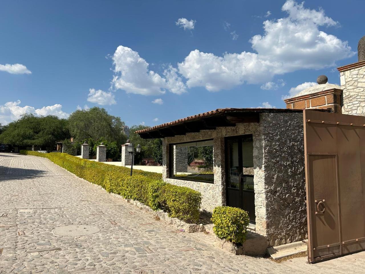 Cabanas, Suites Y Habitaciones Rancho San Jorge Bernal Luaran gambar